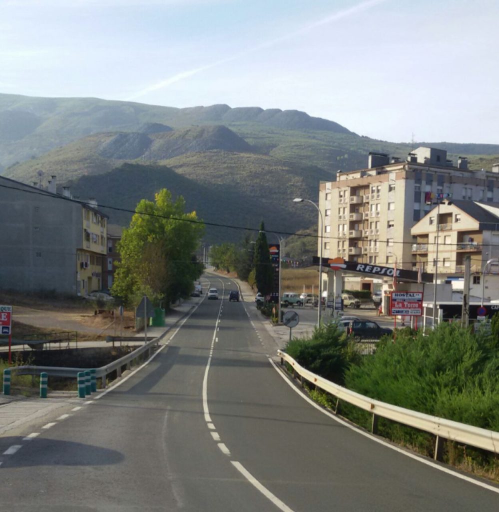 El topónimo de El Puente de Domingo Flórez, ¿con artículo «el» o sin él