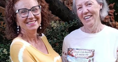 María Edu Sánchez Martín y A. Marina Justel Cadierno en la X Feria del Llibru de Cabreira