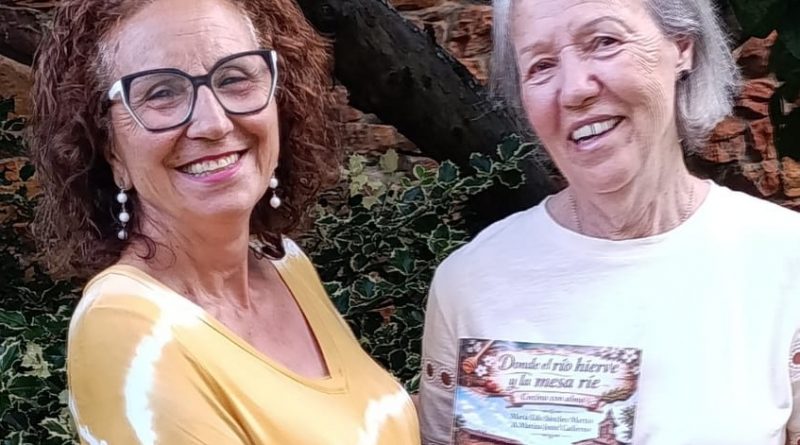 María Edu Sánchez Martín y A. Marina Justel Cadierno en la X Feria del Llibru de Cabreira